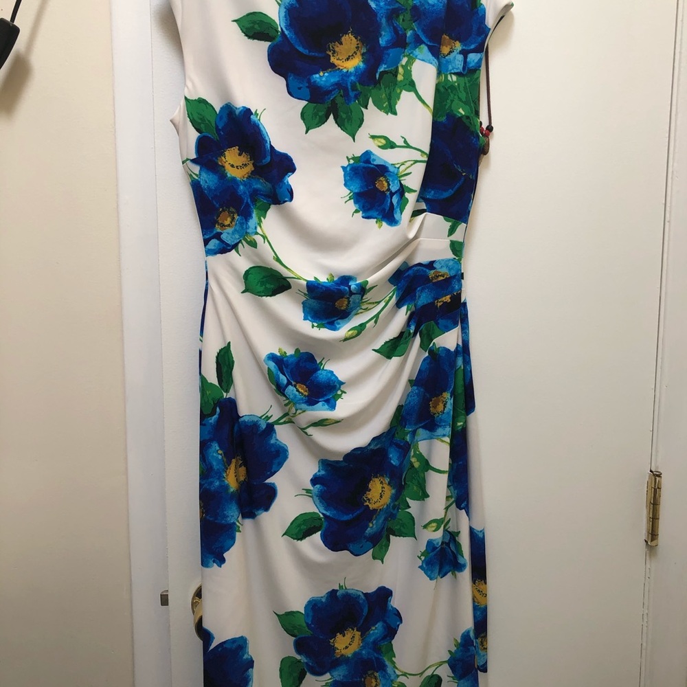 Beautiful flowers dress size 4